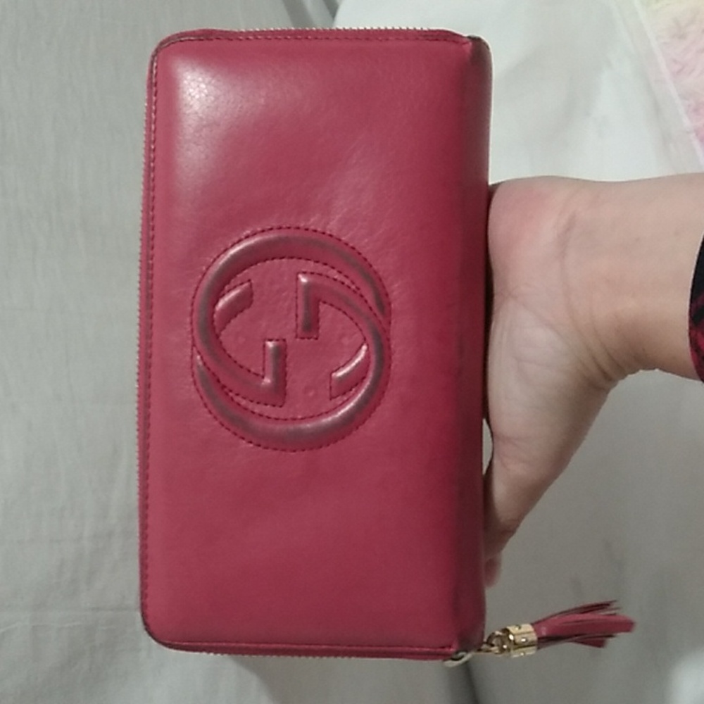 Gucci Soho Magenta Large pebble calf skin zip around Wallet With COA - Picture 2 of 16